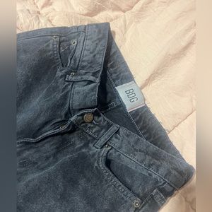 BDG Urban Outfitters black dipped-v wide leg jeans. Low to mid rise. Size 26.